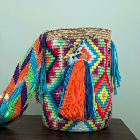 SOLD / Authentic handmade Wayuu bag/ Matizado- Multicolored / Size L. - Picture 4 of 7